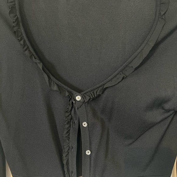 Short black sweater - Picture 2 of 8